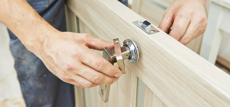 interior door repair St. Petersburg